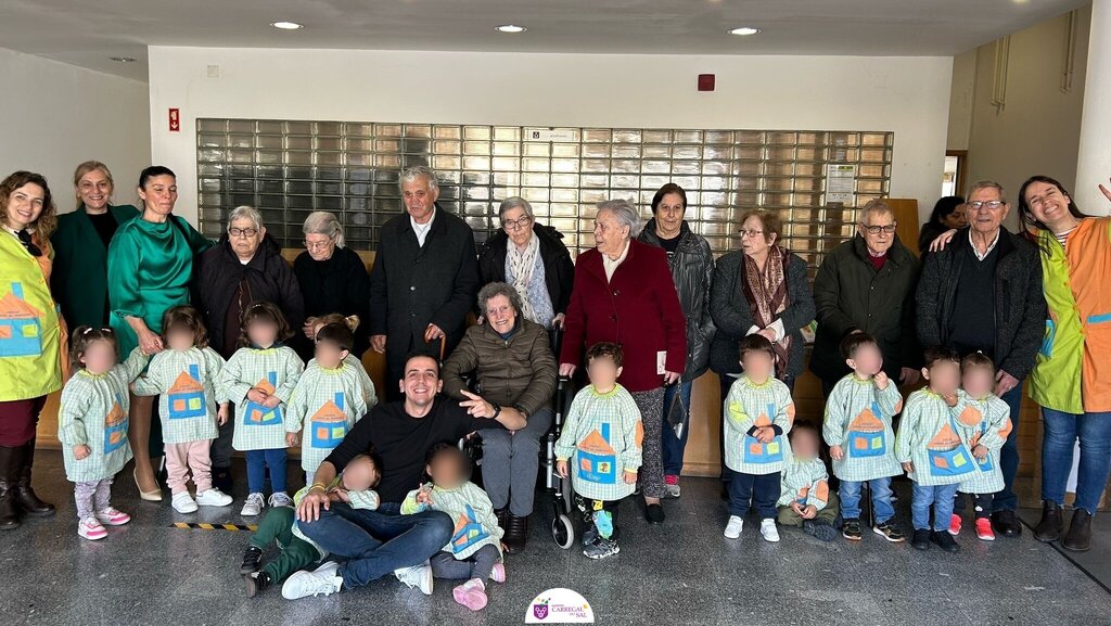 “Hora do Conto” juntou diferentes gerações na Biblioteca Municipal